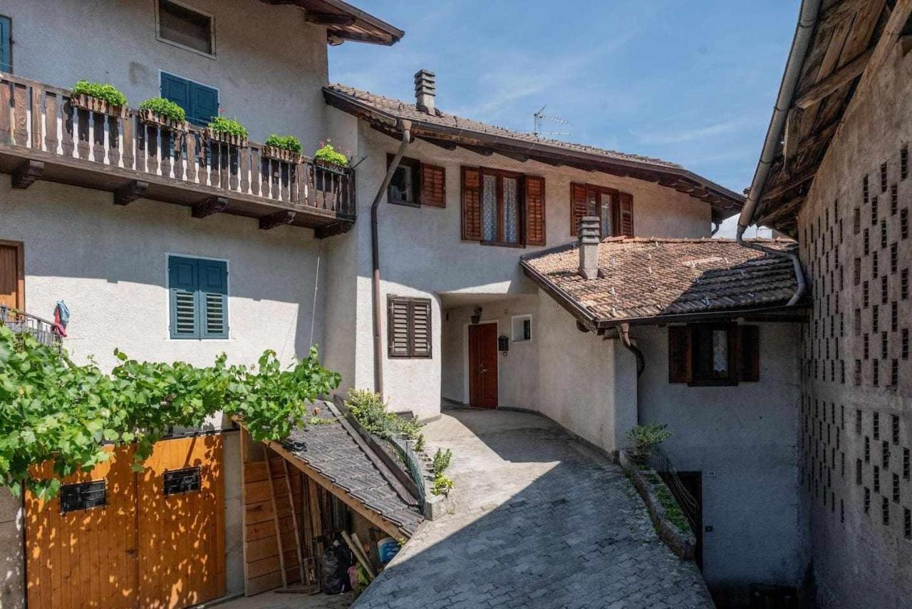 Dimora Al Portico Cloz Ospitar Apartman Kültér fotó